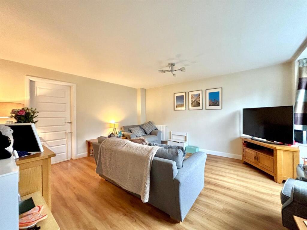 WhatsApp Image 2025-11-27 at 11.05.32_ad66633d.jpg