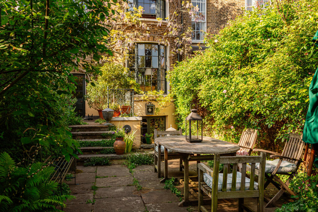 281618 - 25_4_TMH E9 7AN5035-Enhanced-NR.jpg