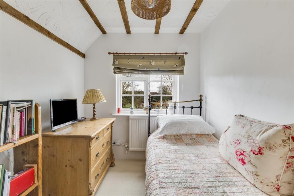 Thorncote Road 4-12.jpg