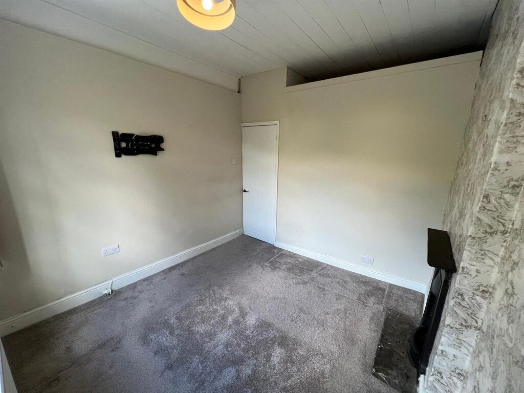 MASTER BEDROOM.jpeg