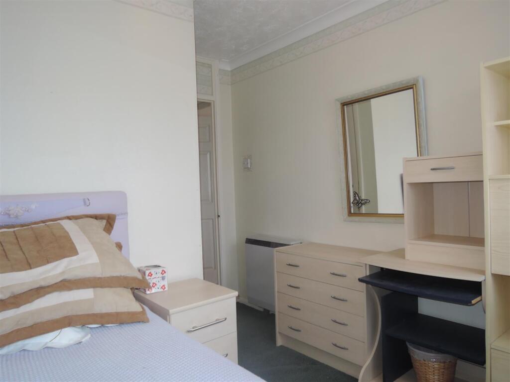 Bed 3.JPG