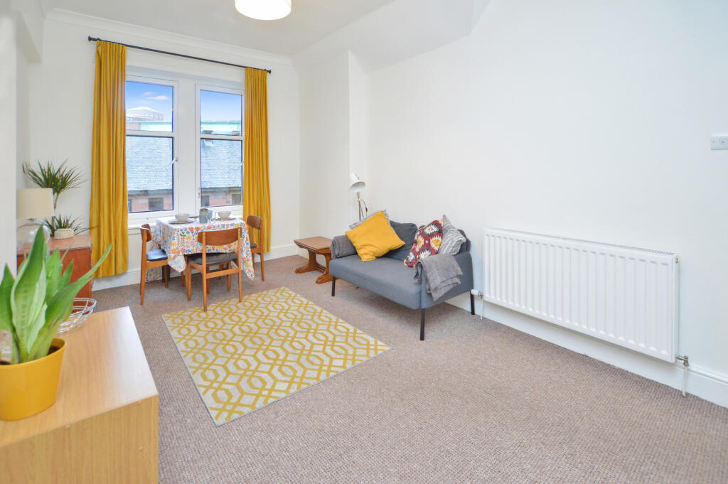 Lounge/ Dining Room