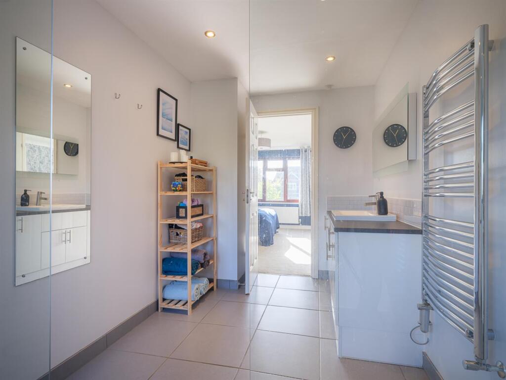 11 Erleigh Drive-23.jpg