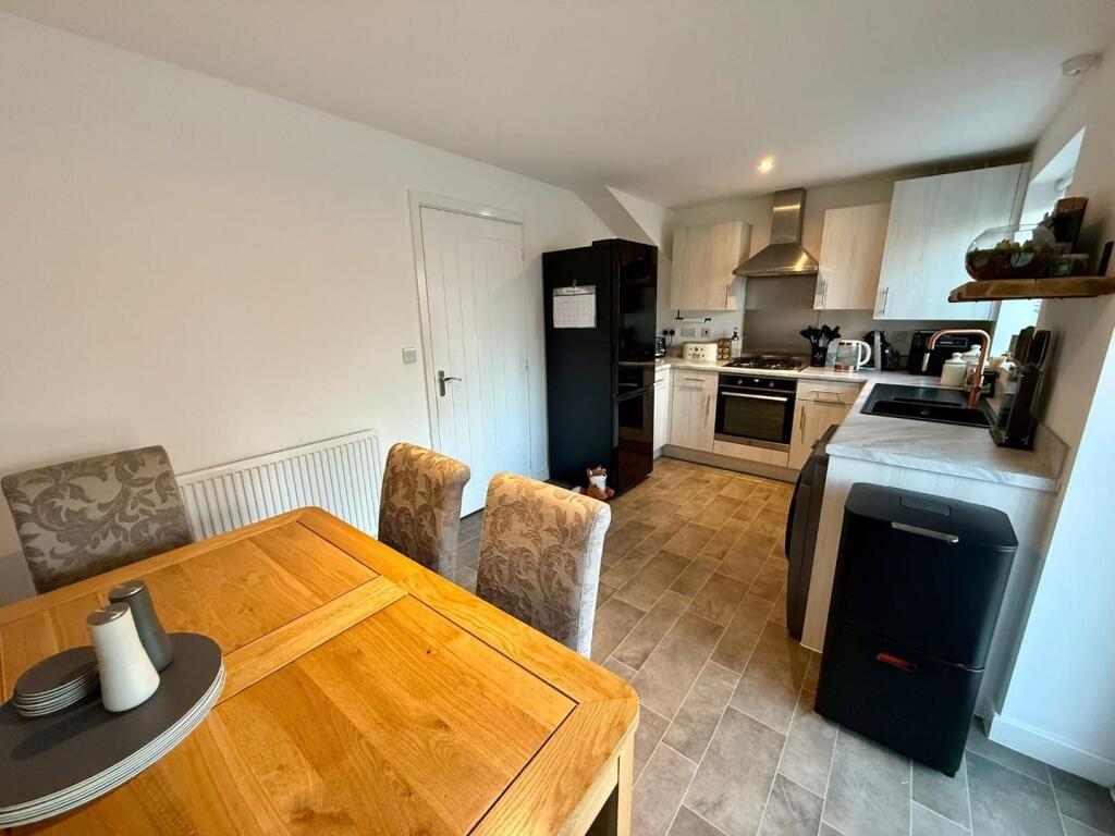 kitchen 1.jpg