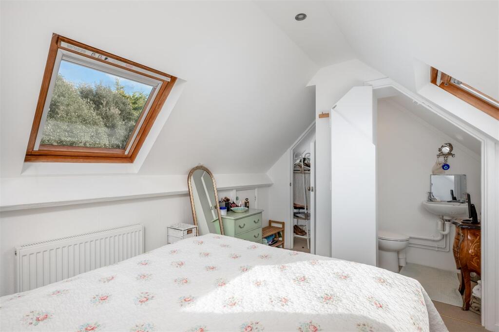 6 Church Close, Charlbury-9.jpg