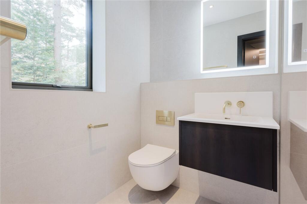 Bed Two En Suite
