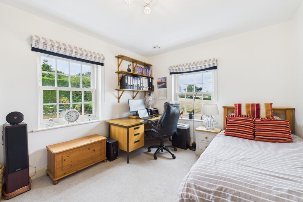 CAM03162G0-PR0285-STILL007