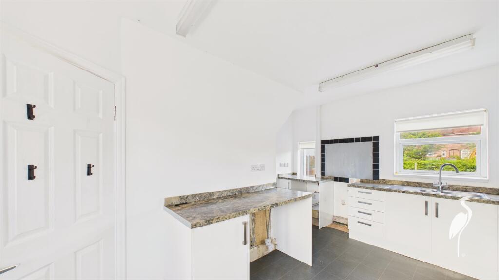 Breakfasting Kitchen