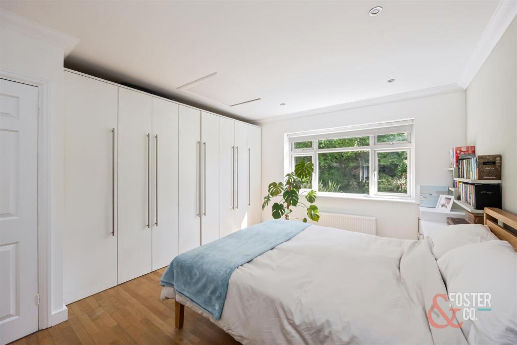 Valley Drive, 130-008.jpg