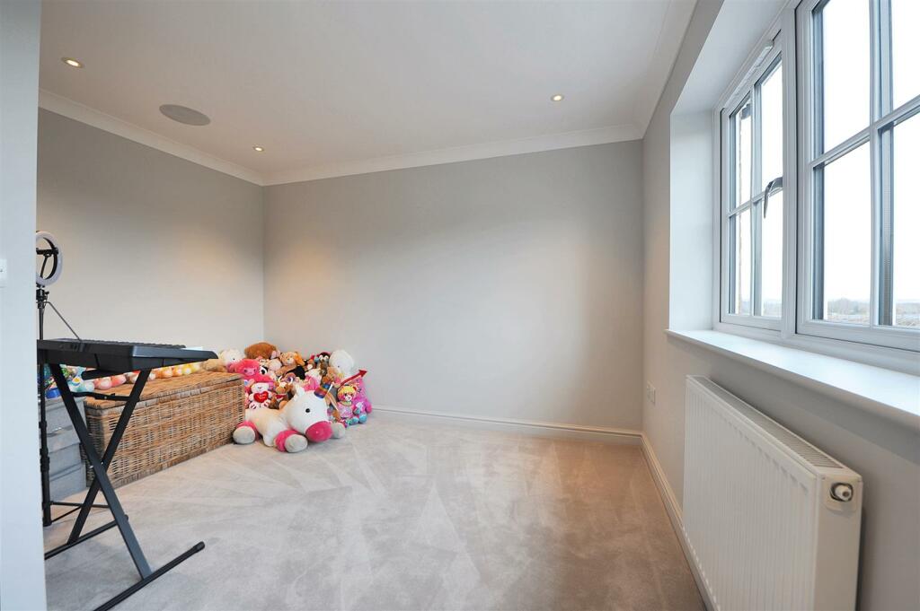 Bedroom 4.JPG