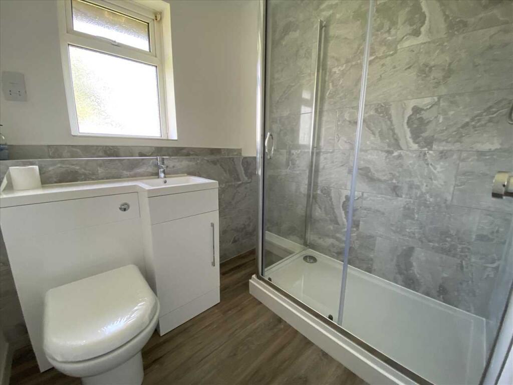 Shower Room: