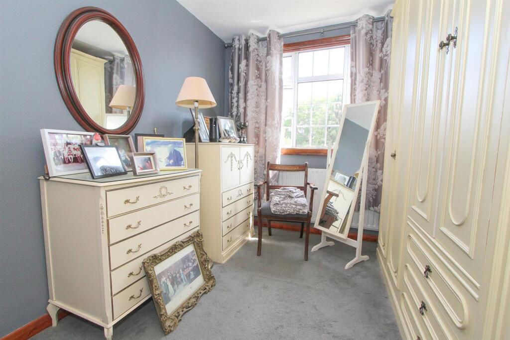 dressing area.jpg