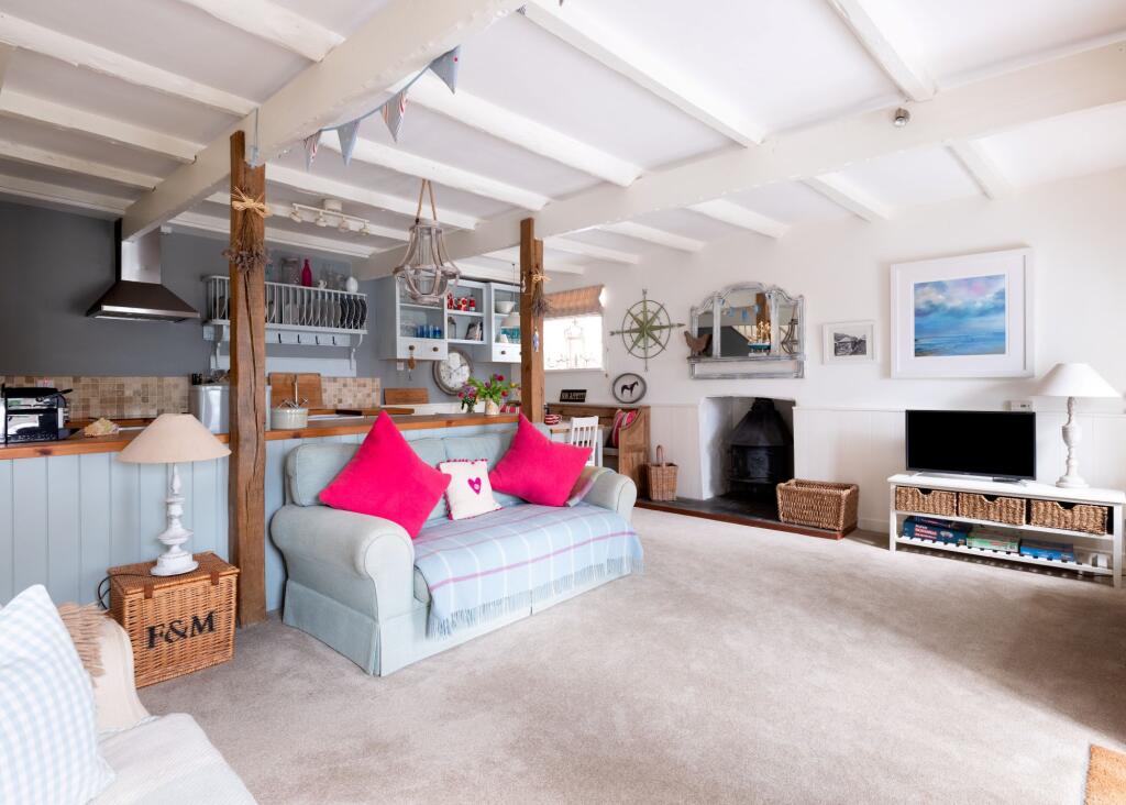 68430b46babfa_Shrub Cottage-26-resized