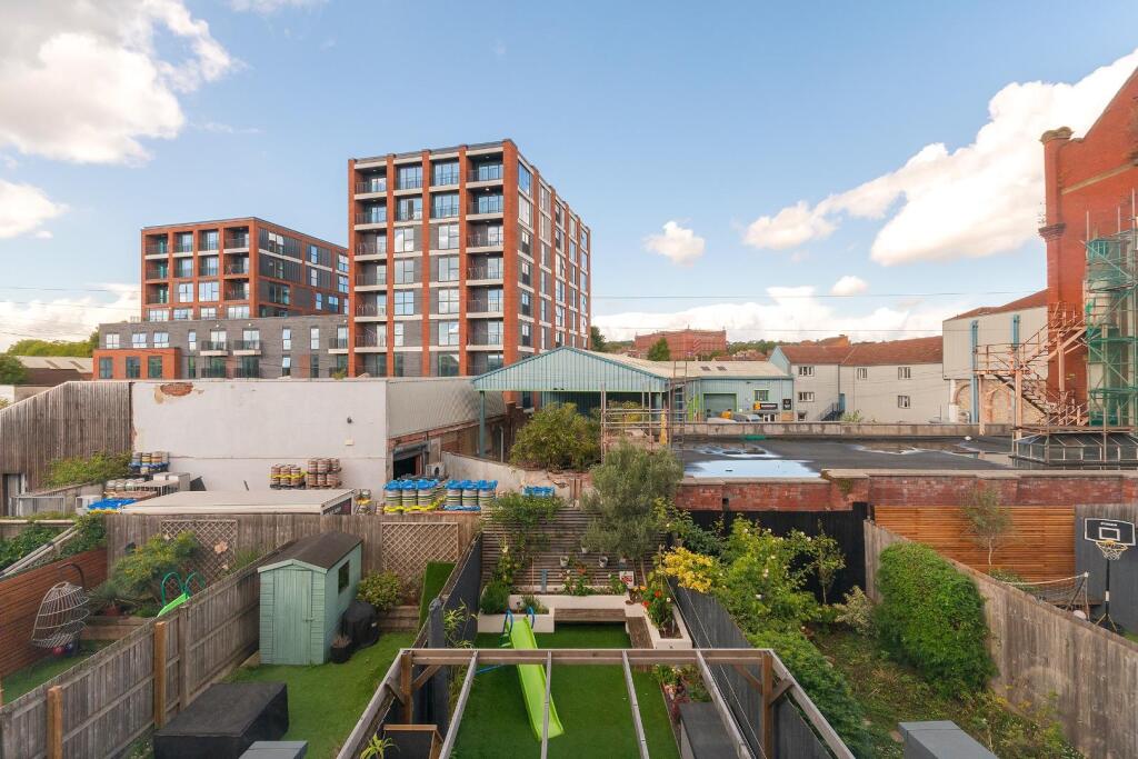 0S7FRBR - Bedroom View A.jpg