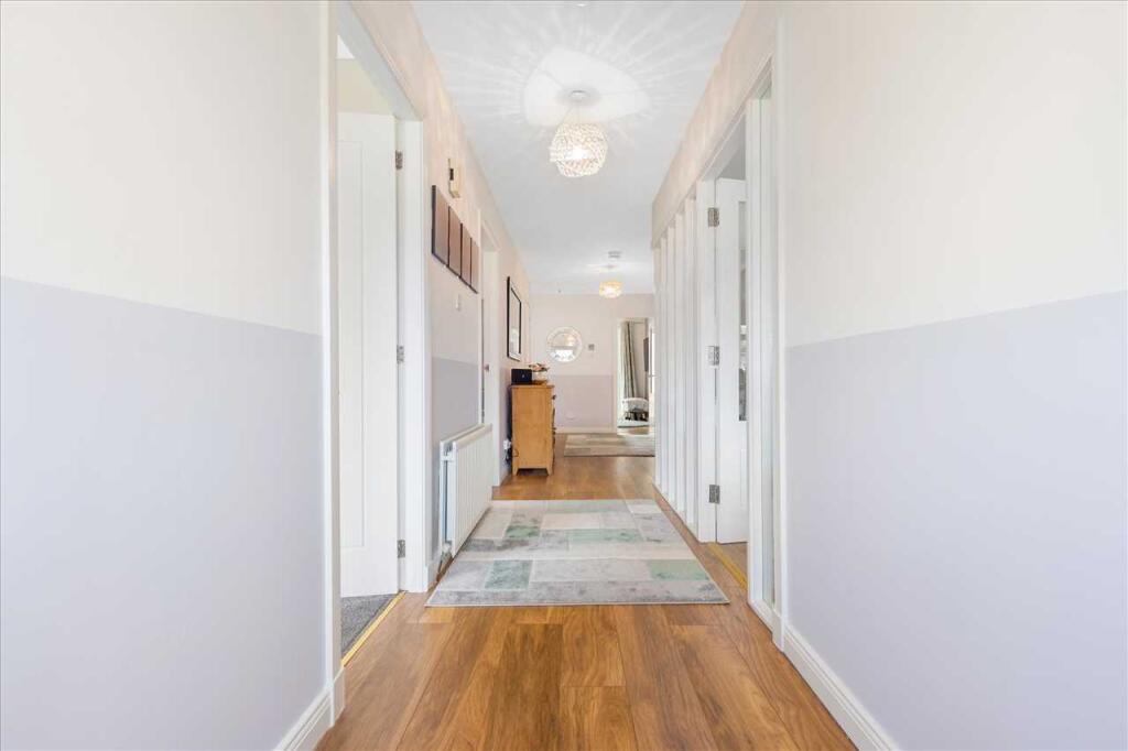 Entrance Hallway (2)