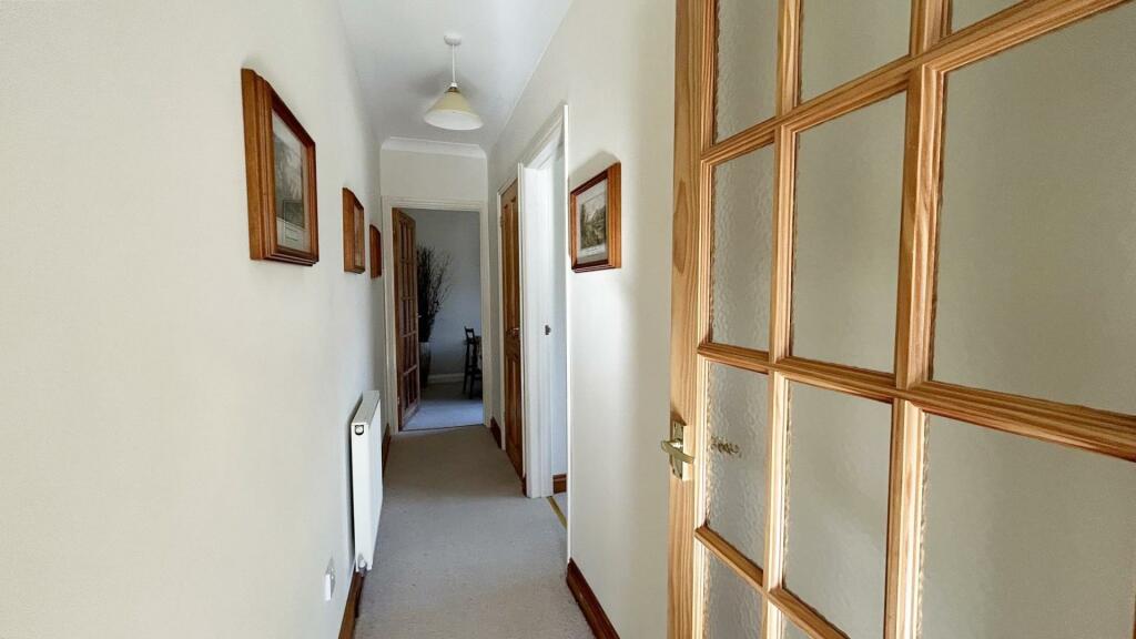 Hallway 2.jpg