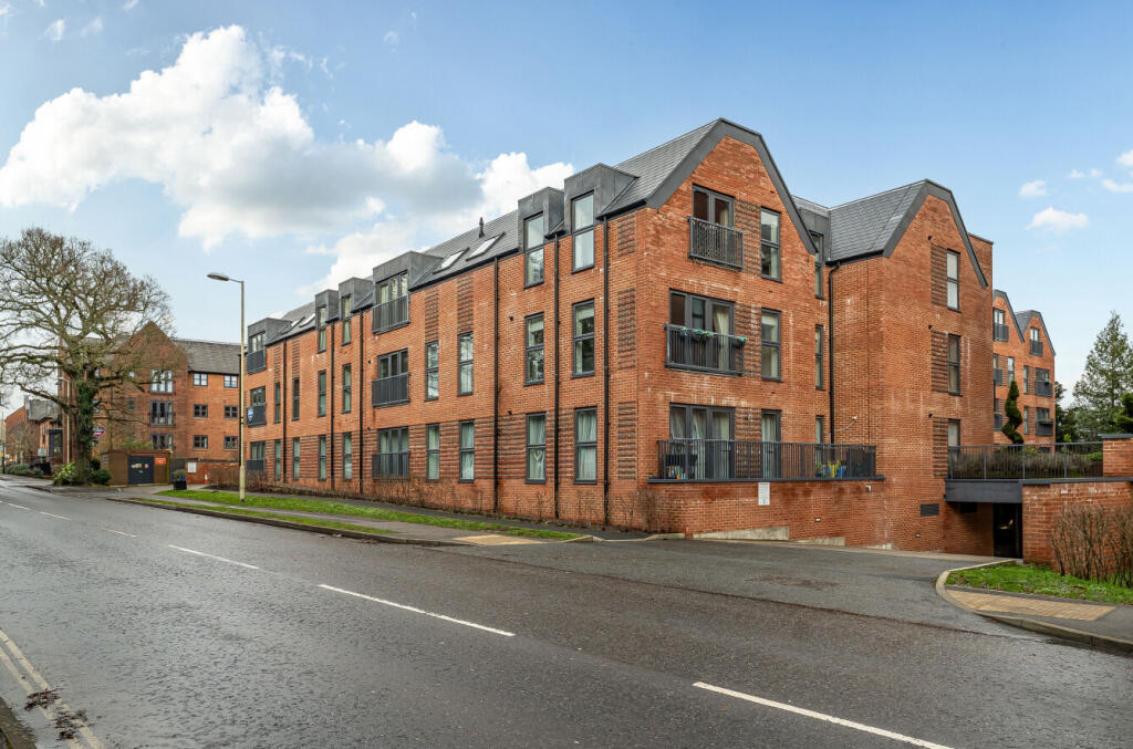 Station Road, Hook, Hampshire, RG27