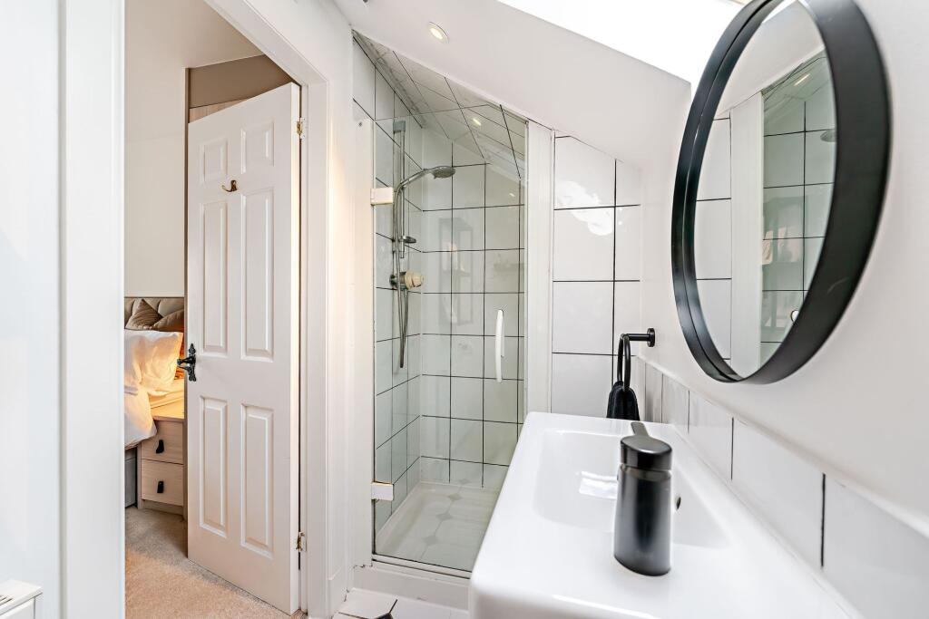 Bedroom One En-suite