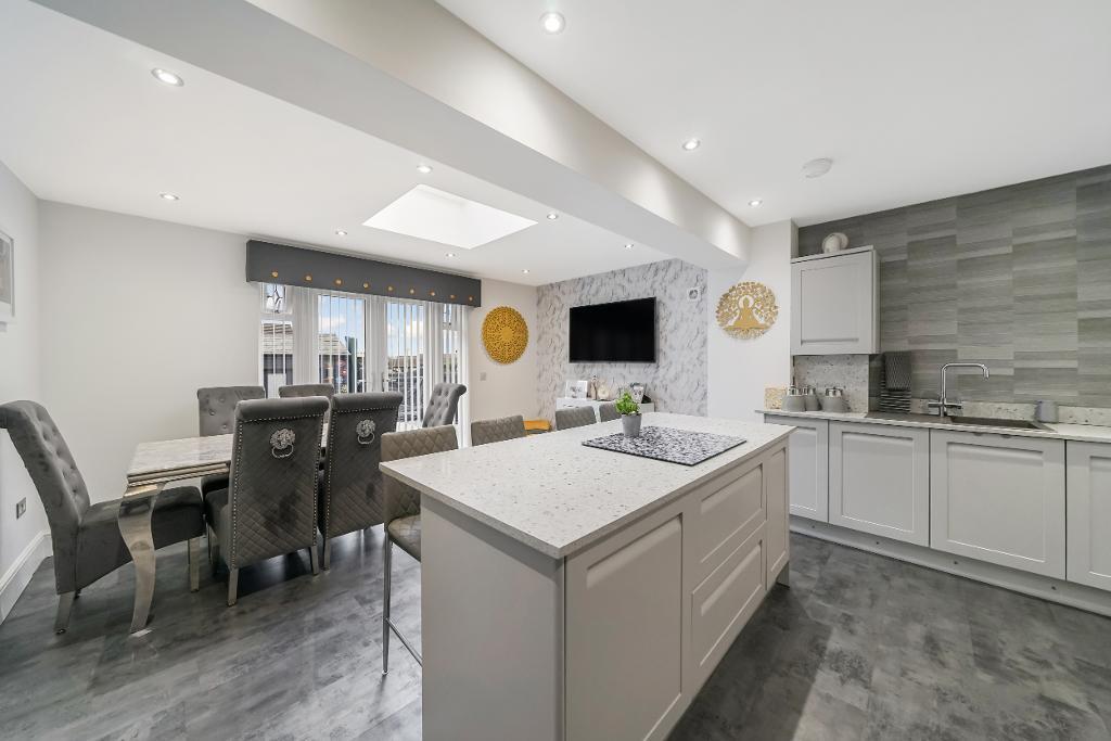 Kitchen/ Dining Area