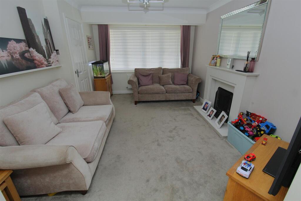 Moorbridge Close, Netherton