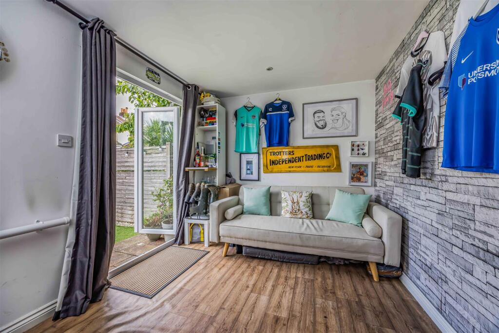 135 Drayton Road, Portsmouth-Small-PorticoMarketin