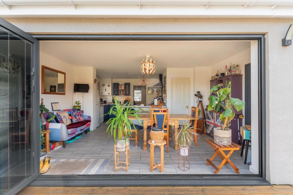 0B2TRCS - KitchenDiner A.jpg