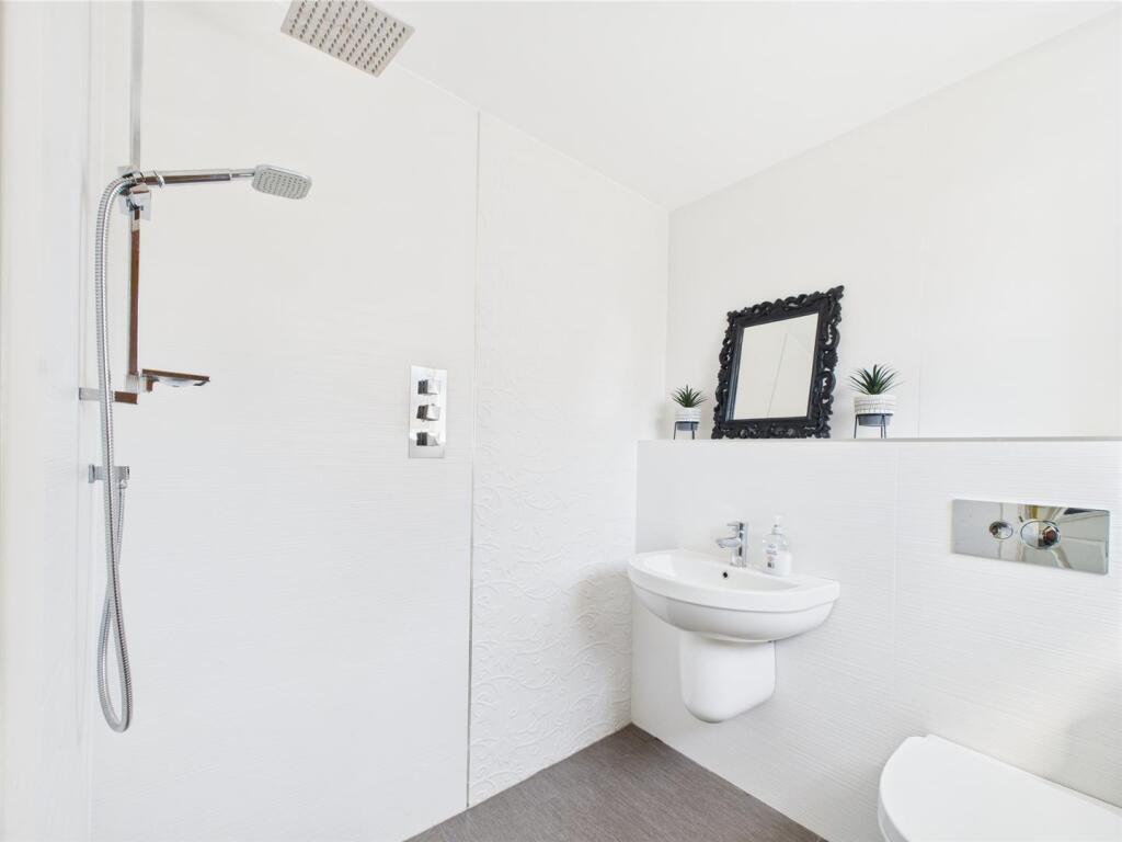 Wet/Shower Room
