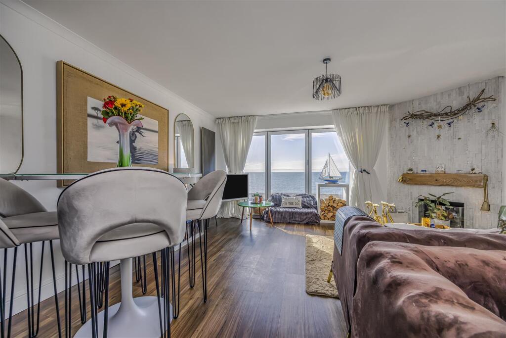 The Penthouse, 22 Bembridge Drive, Hayling Island-