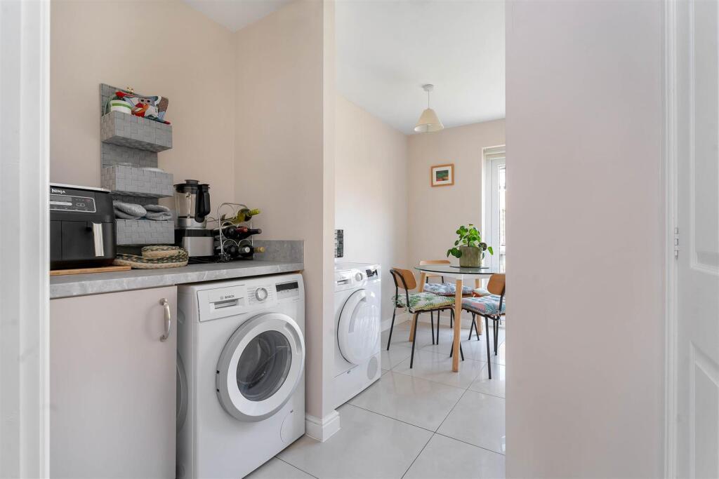 DOWNSTAIRS WC &amp; UTILITY ROOM