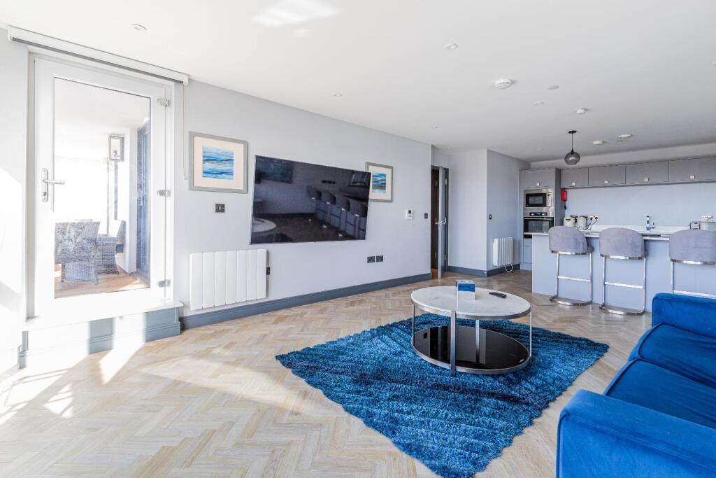 The Moorwell 7-14.jpg