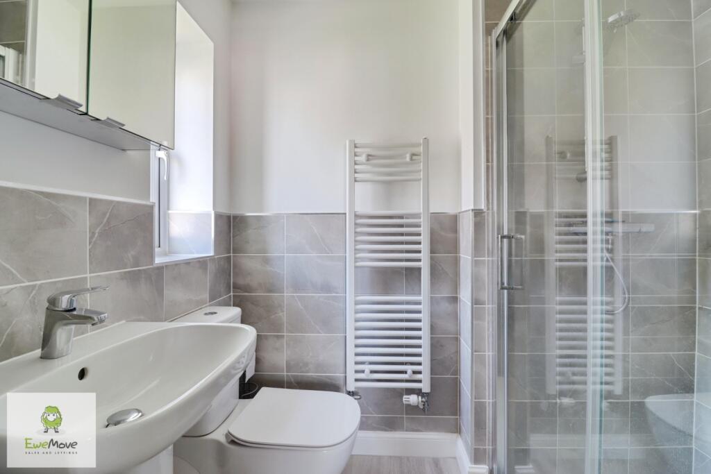 En suite - EweMove Cannock