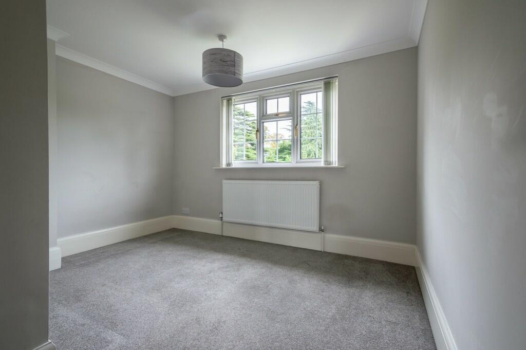 10 Falmouth Garde...