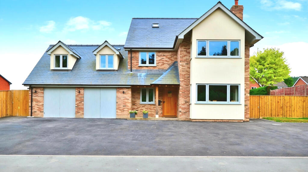 Generous Modern Detached Family Home