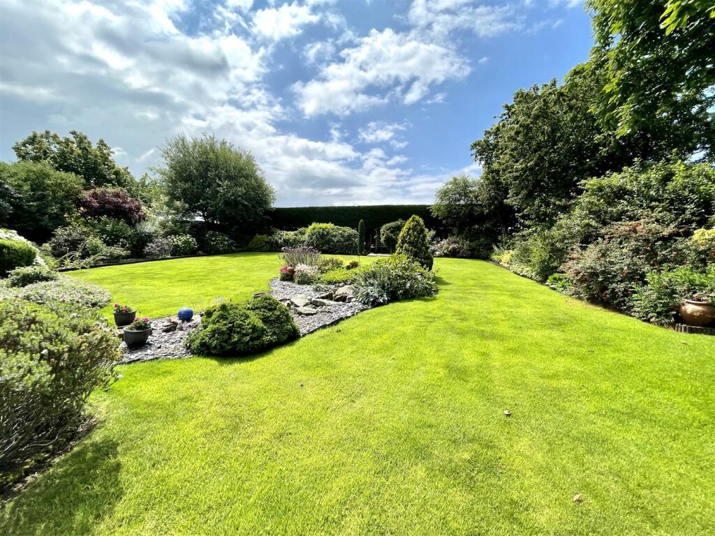 GARDEN.jpeg