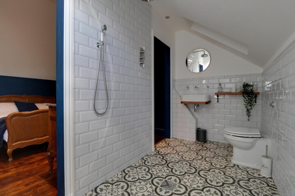 Ensuite