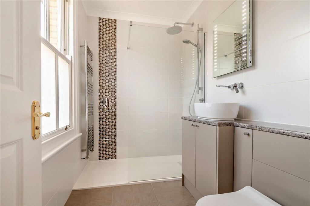 En Suite Shower