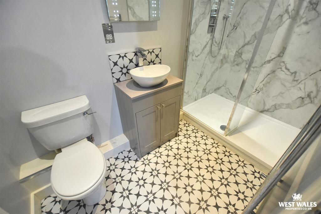 13 - 2025-11-16T204401.958.jpg