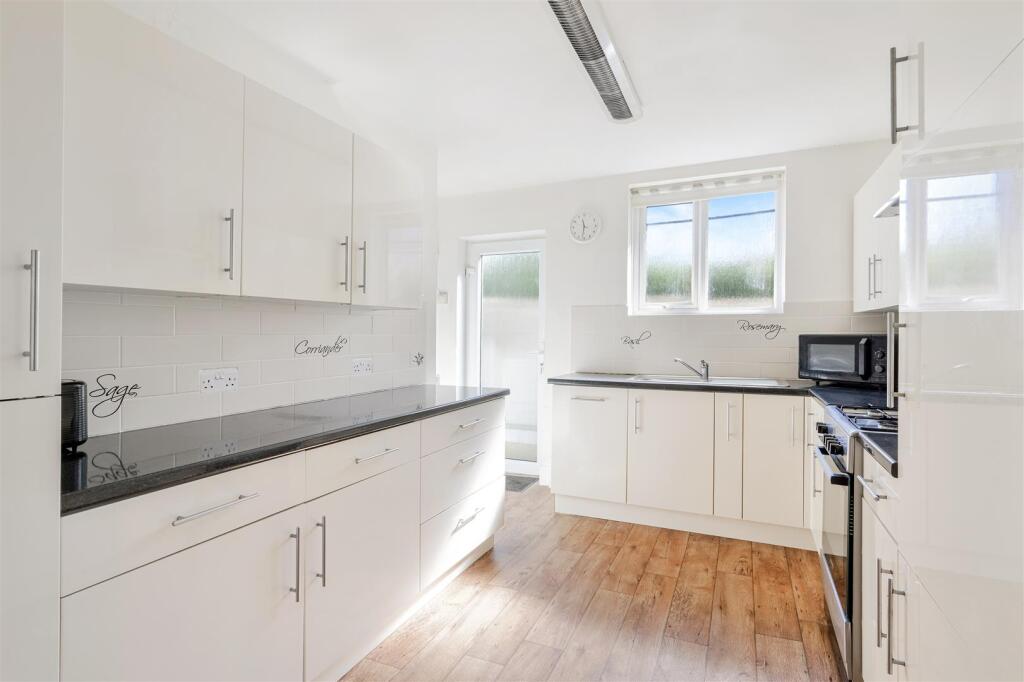 GREEN CURVE, 73 (17).jpg