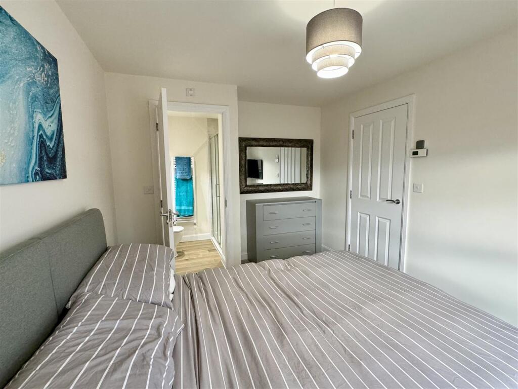 Principal bedroom