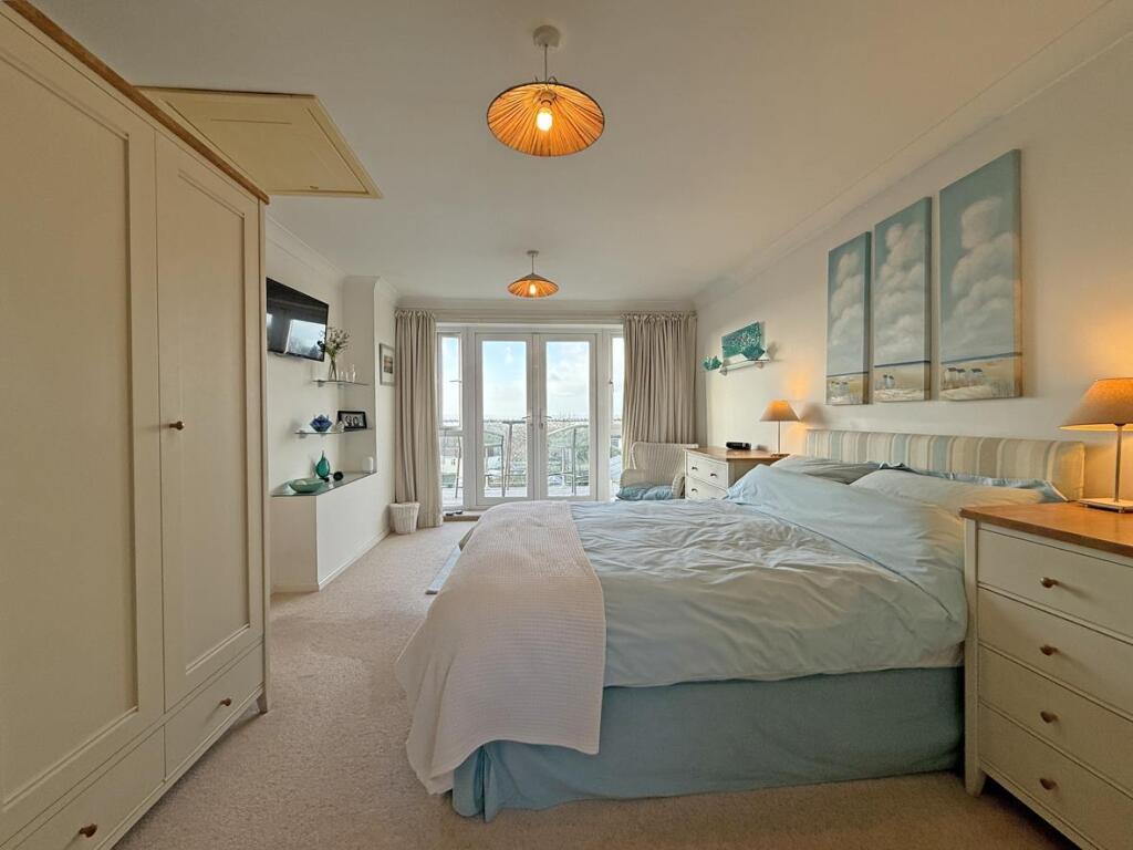 Southwell Road 41 - Bed 1...jpg