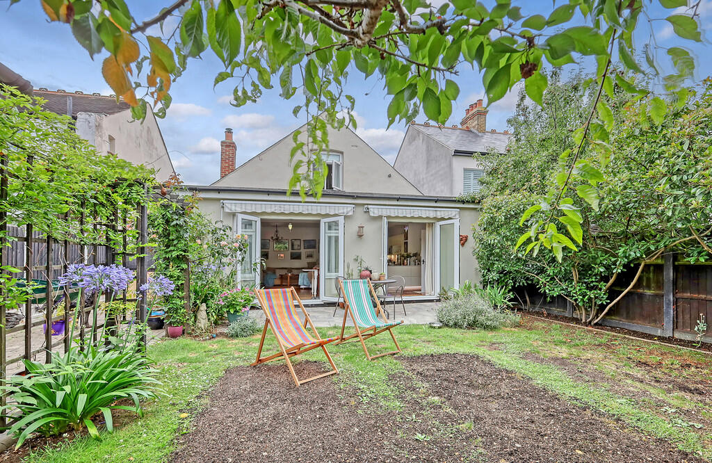 22 Holyrood Drive...