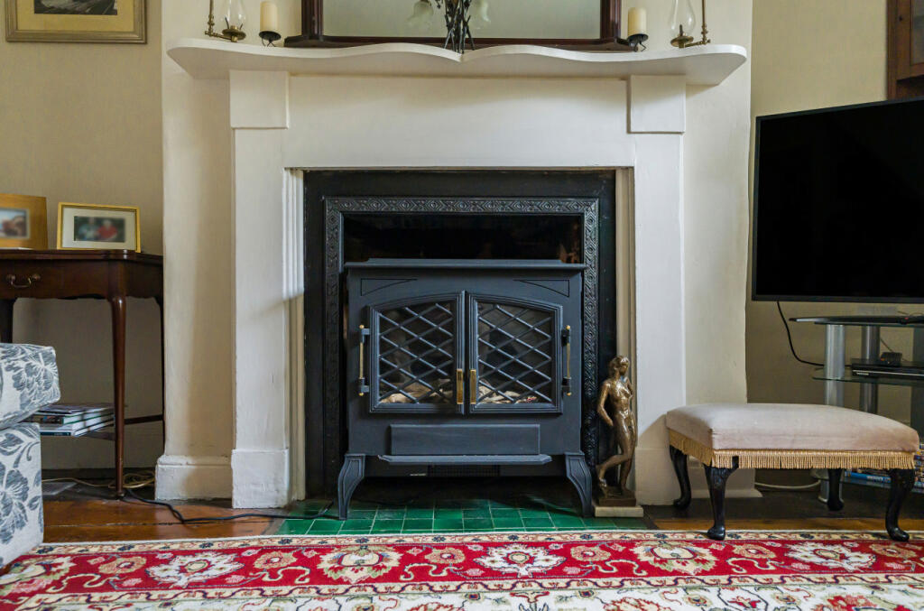 Sitting Rm Fireplace