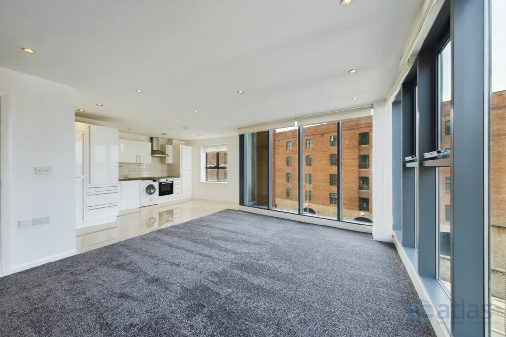 Lounge/Kitchen