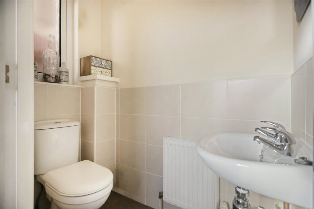 Cloakroom/Wc