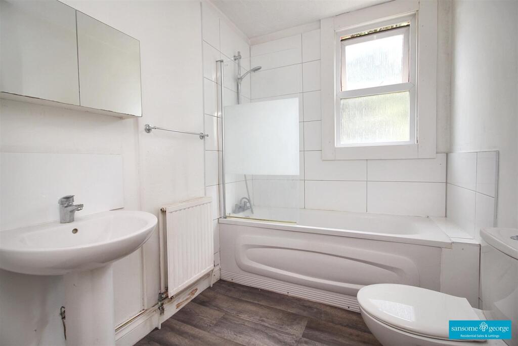 Upper Ground Floor Bathroom