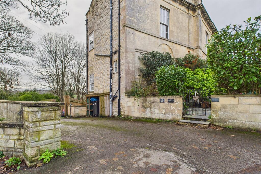 Garden Flat, 63 Newbridge Hill, Newbridge, Bath BA