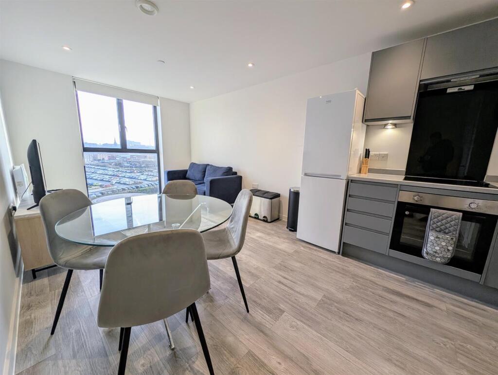 Dining Area.jpg