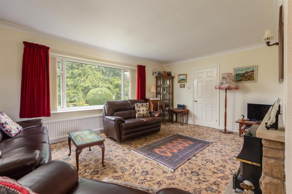 Ryedale Close 11 Sitting Dining Room-2.jpg