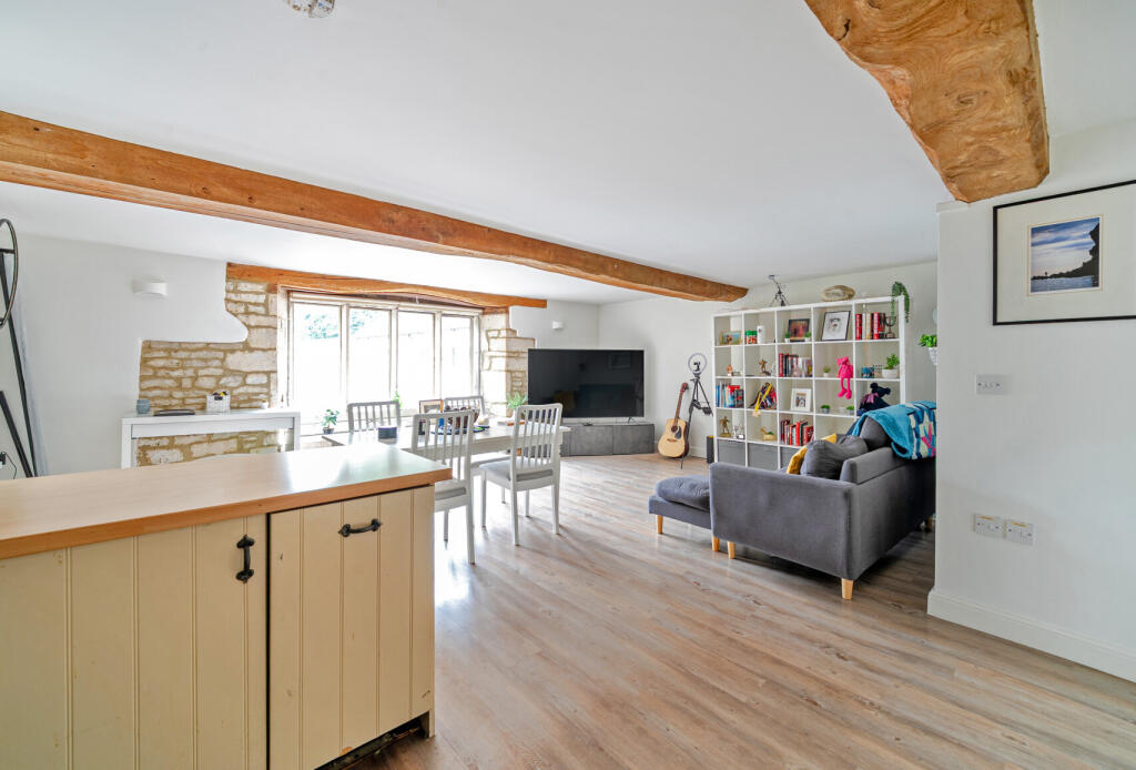 1327771-10-6880b3...