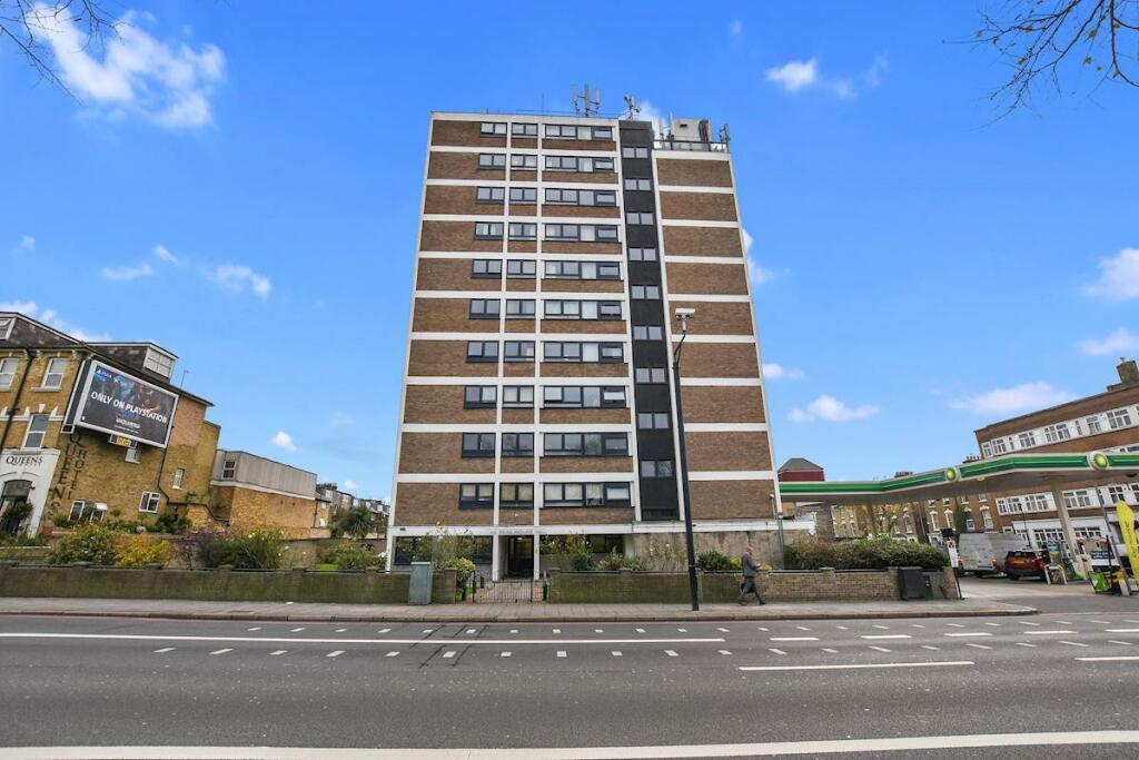 82 Park House - Exterior.JPG